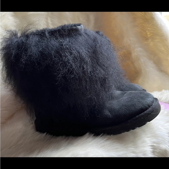 UGG Shoes - Ugg Mongolian Sheepskin Cuff Short Black Womens Size 7 Boots